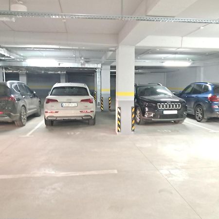 Аэропорт Кишинев 24&24 Appartement Buitenkant foto