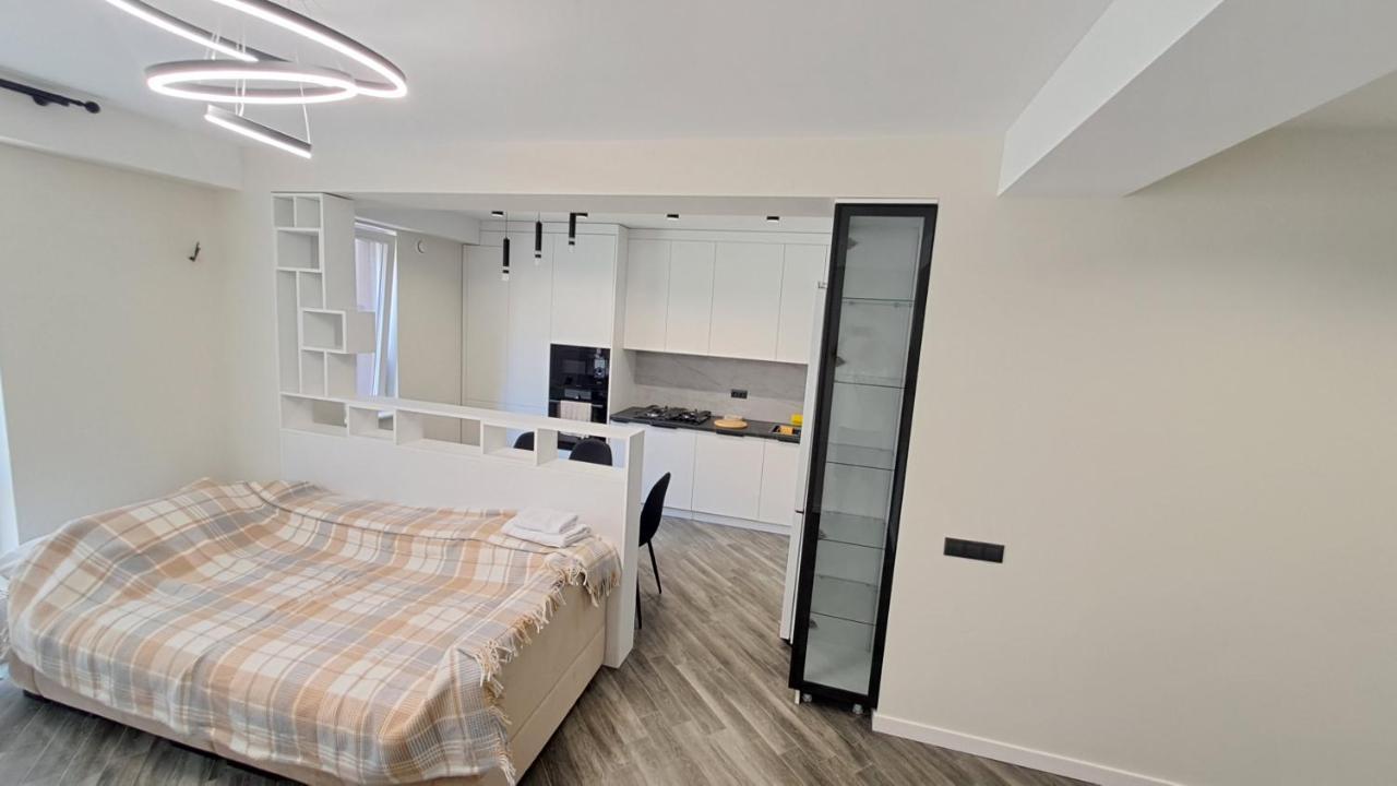 Аэропорт Кишинев 24&24 Appartement Buitenkant foto