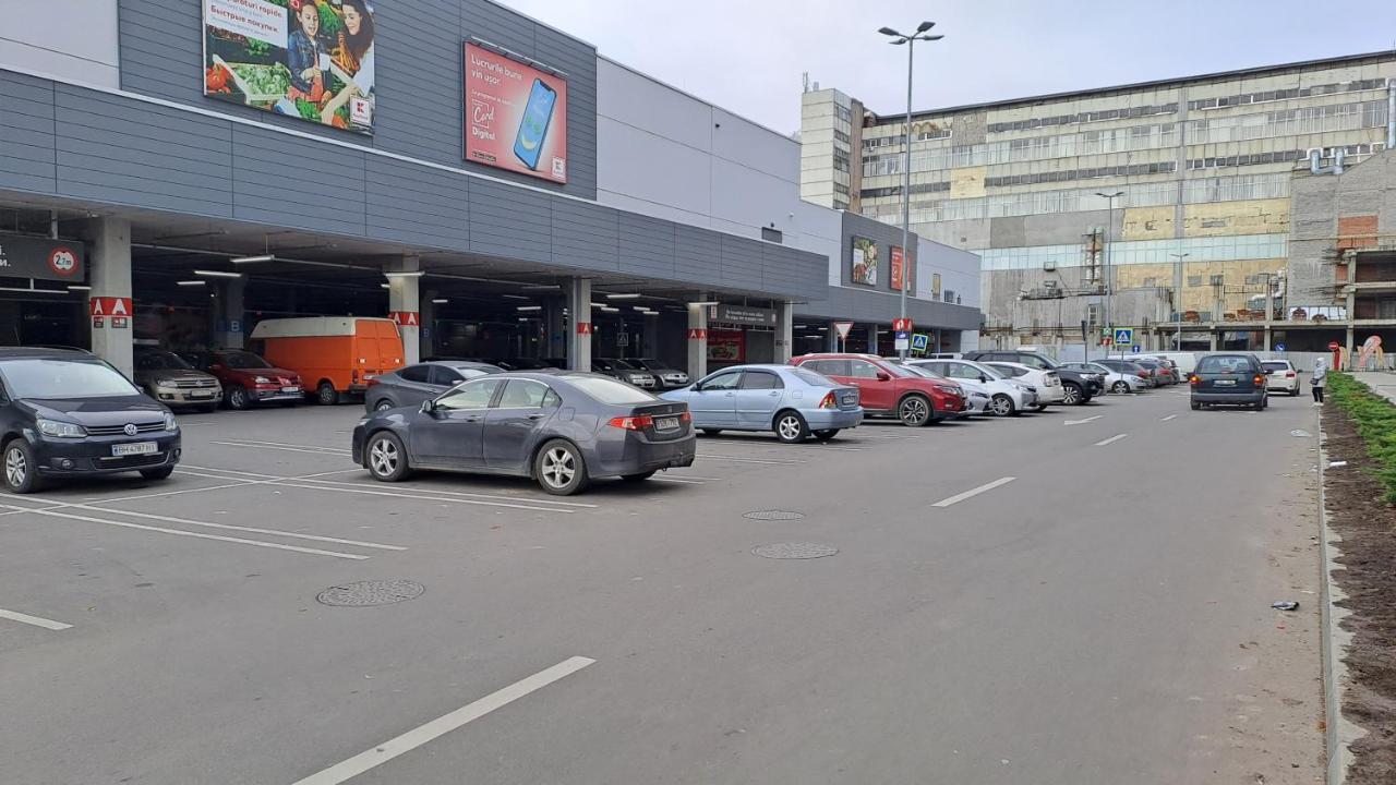 Аэропорт Кишинев 24&24 Appartement Buitenkant foto