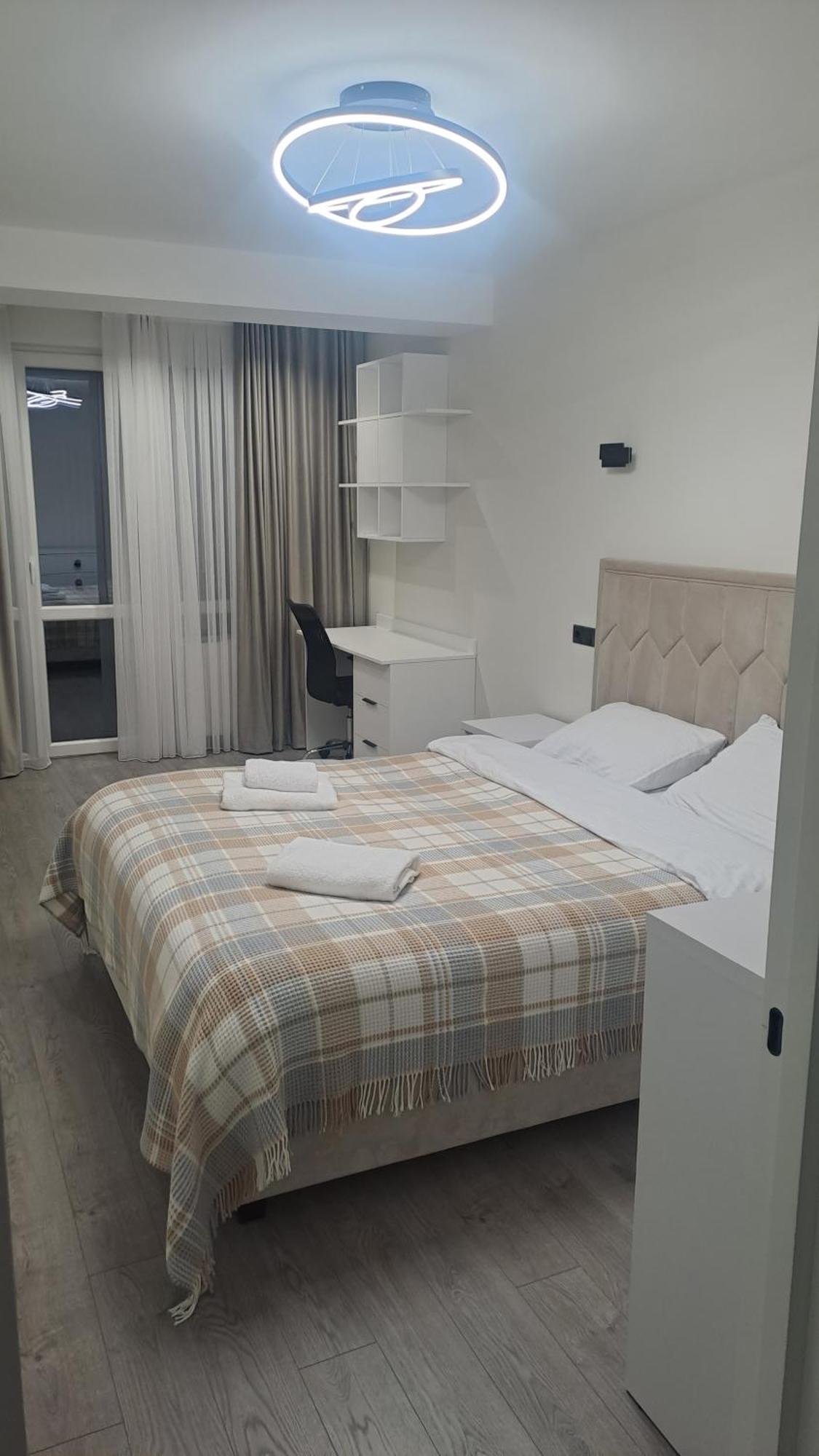 Аэропорт Кишинев 24&24 Appartement Buitenkant foto