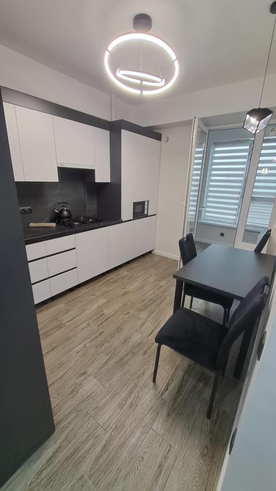 Аэропорт Кишинев 24&24 Appartement Buitenkant foto