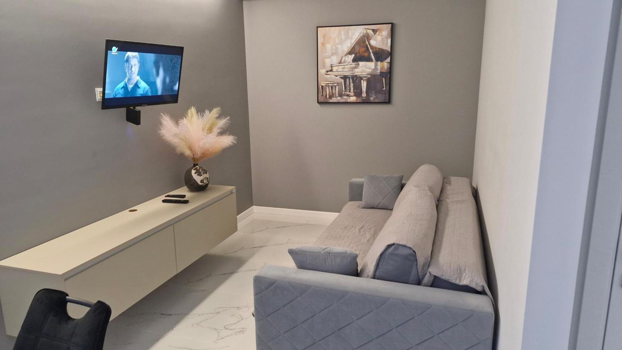 Аэропорт Кишинев 24&24 Appartement Buitenkant foto