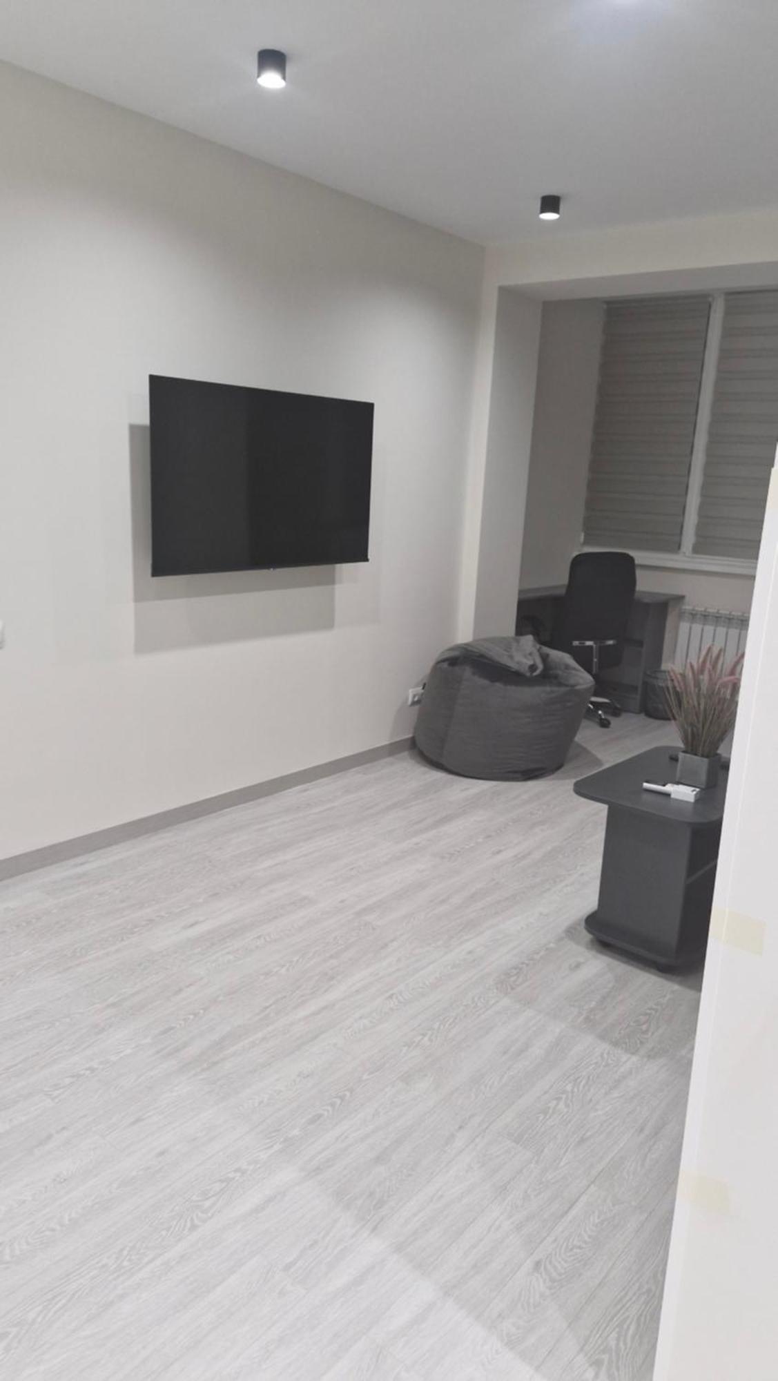 Аэропорт Кишинев 24&24 Appartement Buitenkant foto